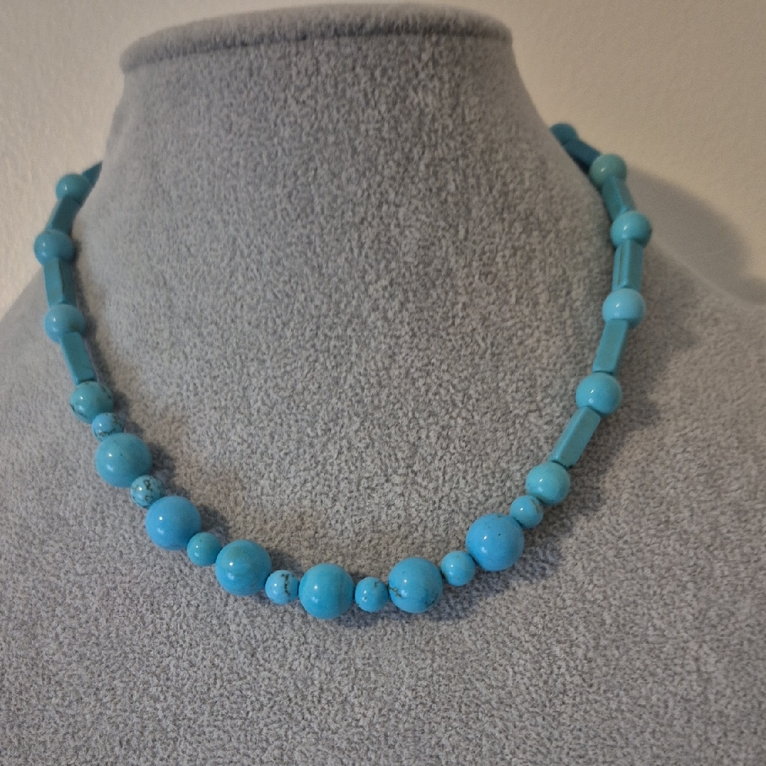 Natural Turquoise Choker W/Braclet. Certificate Of Authenticity Enclosed